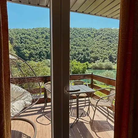 & Homes With The River View Apartment *